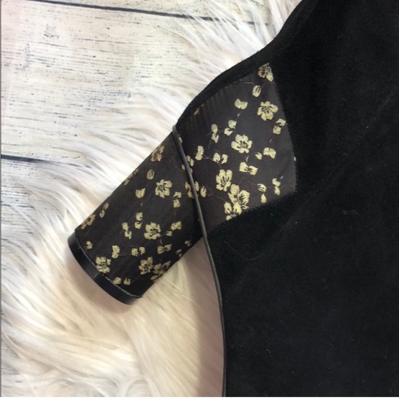 Jaggar the Label Forward Suede Pointed
Toe Bootie. Size 8. Like New. - Picture 6 of 12